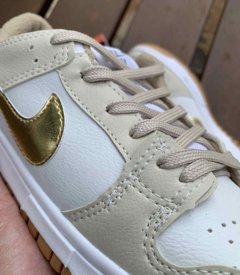 Tênis Nike Dunk Branco Dourado Premium