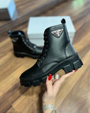 Bota Tratorada Prada Couro Preto Feminino Premium - Loja Menina Maluca