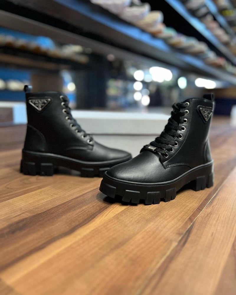 Bota Tratorada Prada Couro Preto Feminino Premium - Loja Menina Maluca