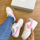 Tênis Nike Air Force 1 Branco e Rosa - Loja Menina Maluca