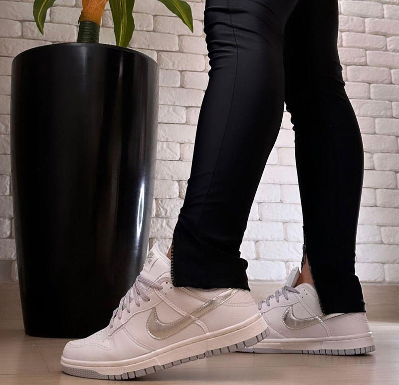 Tênis Nike Dunk Branco Prata Premium - Loja Menina Maluca