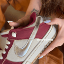 Tênis Nike Dunk SB Bordo Ouro Light Premium - Loja Menina Maluca