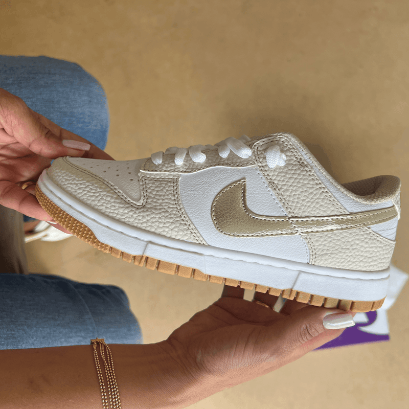 Tênis Nike Dunk SB Dourado Creme Premium - Loja Menina Maluca