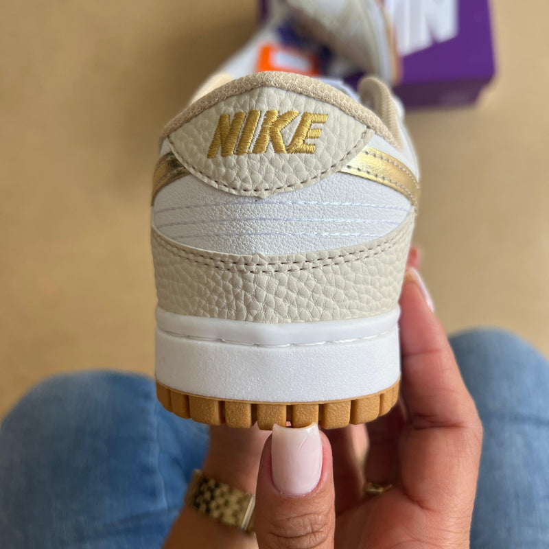 Tênis Nike Dunk SB Dourado Creme Premium - Loja Menina Maluca